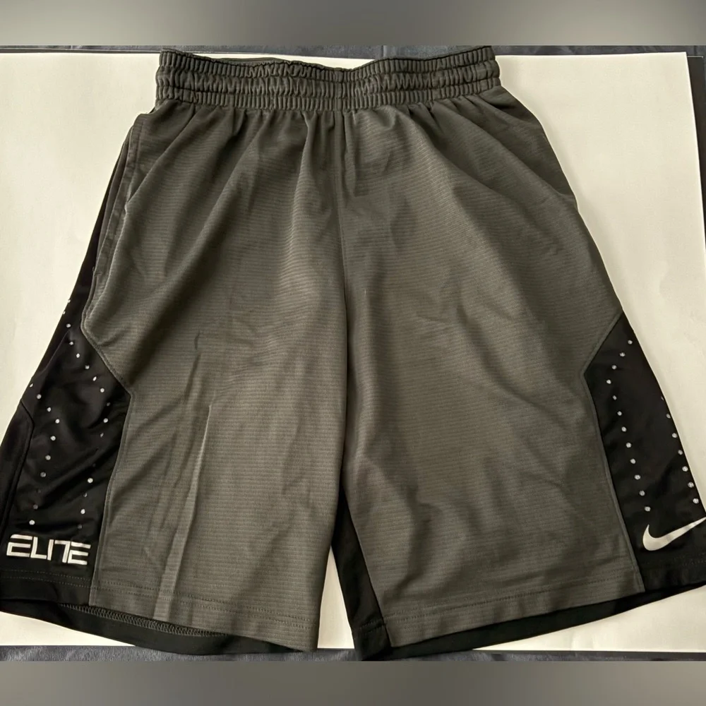 Nike Men's Athletic Shorts in Gray and Black - Picture 1 of 2